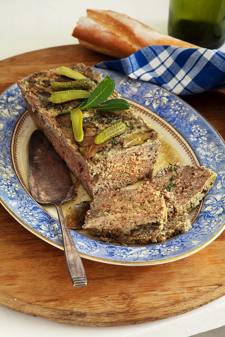 Terrine mit Kräutern der Provence