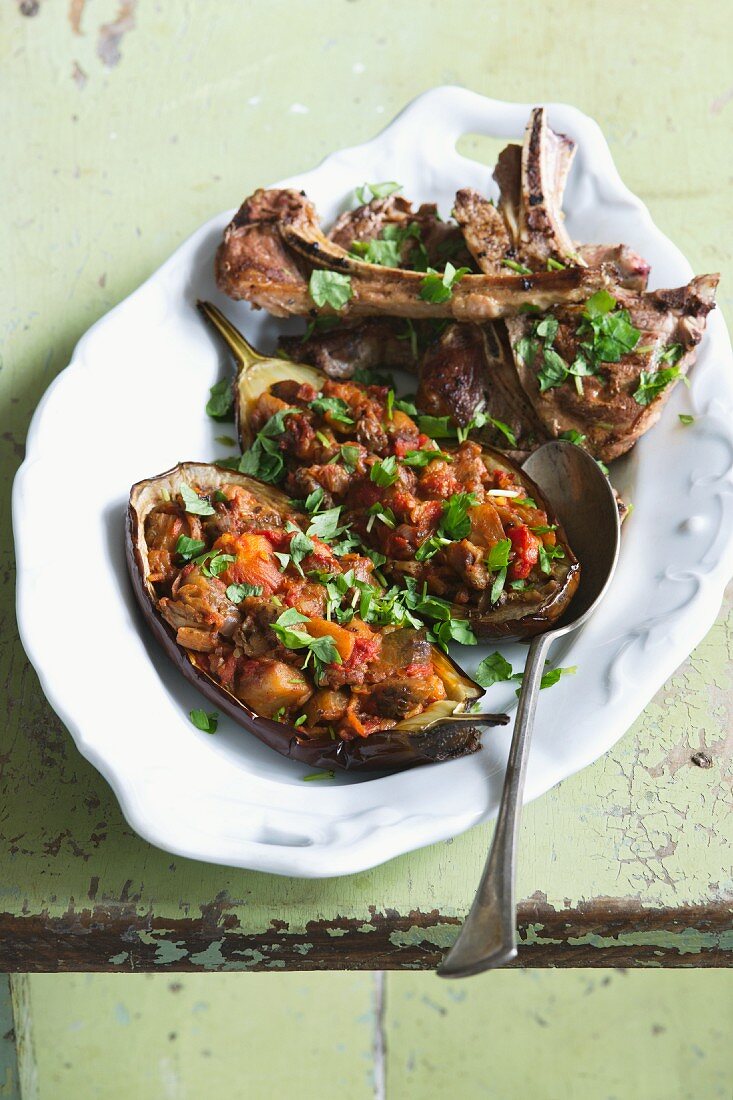 Grilled aubergines with lamb chops
