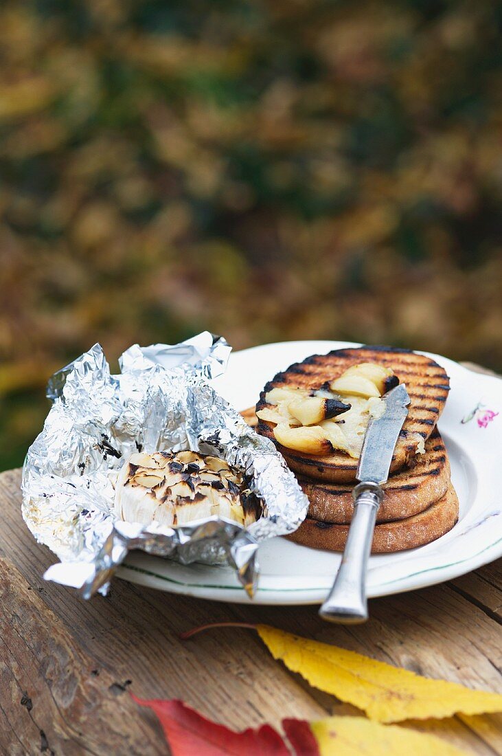 Grilled bread with garlic