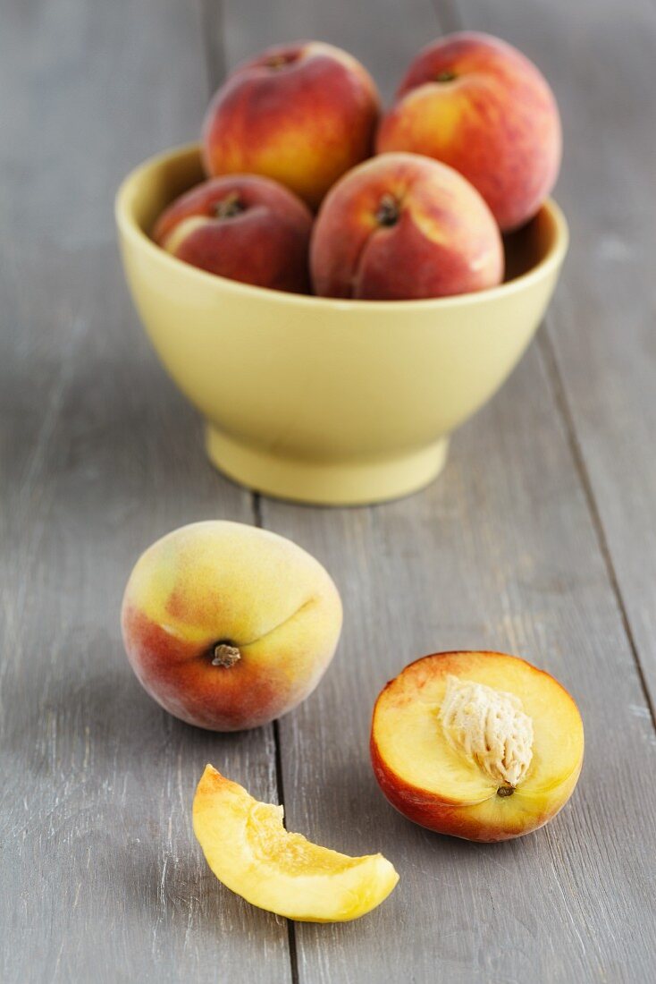 Peaches, whole and halved