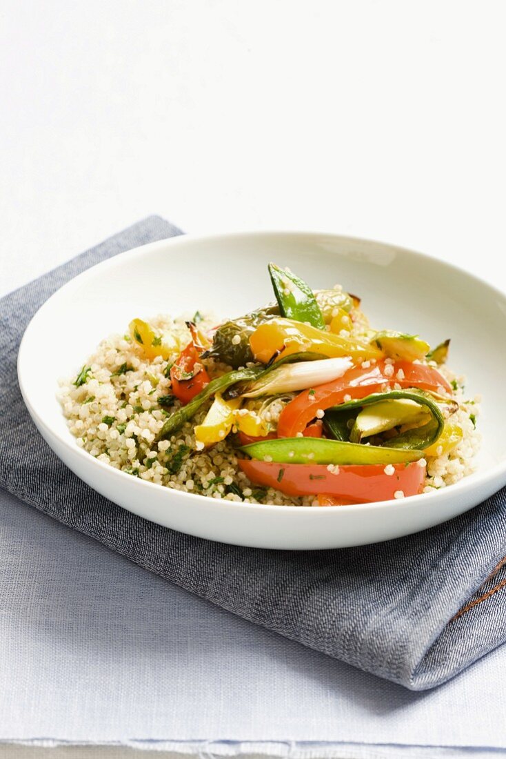 Quinoa mit buntem Gemüse