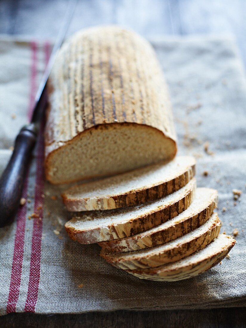 Angeschnittenes Bierbrot