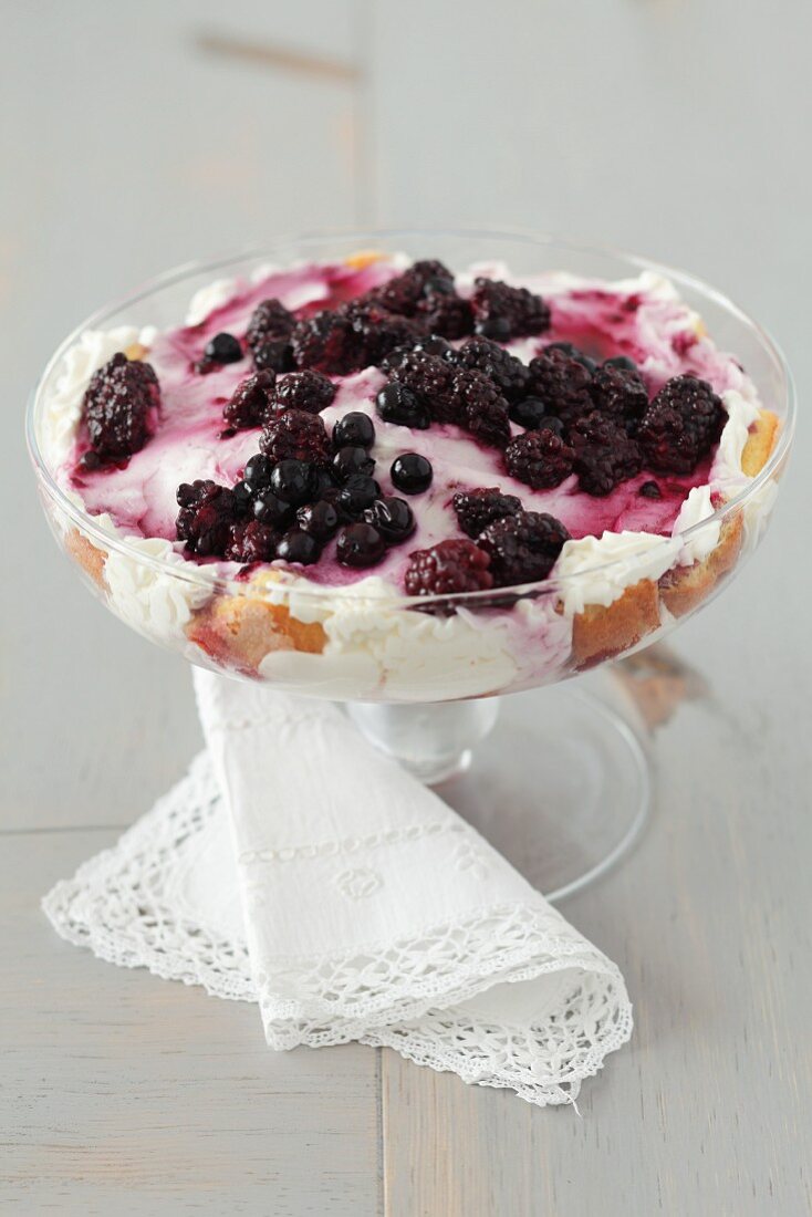 Brombeer-Trifle