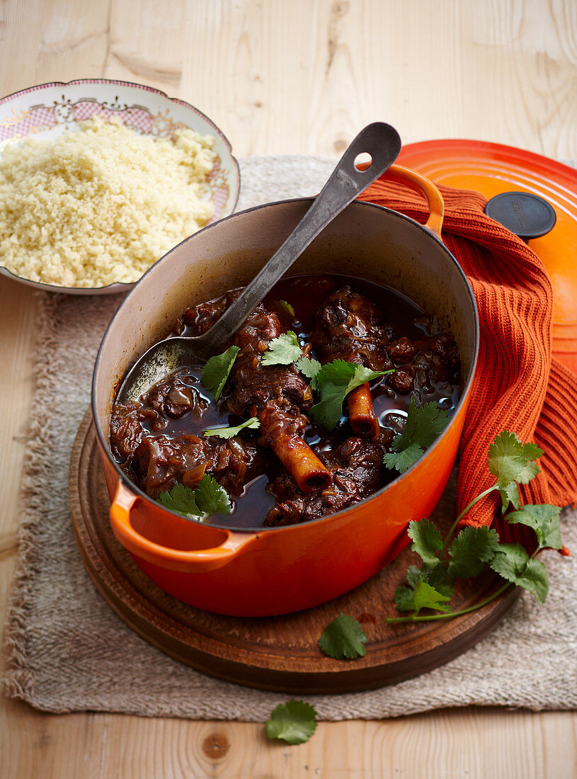 Tagine of leg of lamb with honey and raisins, with couscous