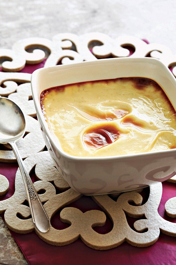 Warm rice pudding with coconut milk and vanilla (Asia)