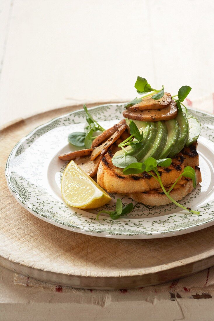 Bruschetta mit Avocado und Kalahari-Trüffel