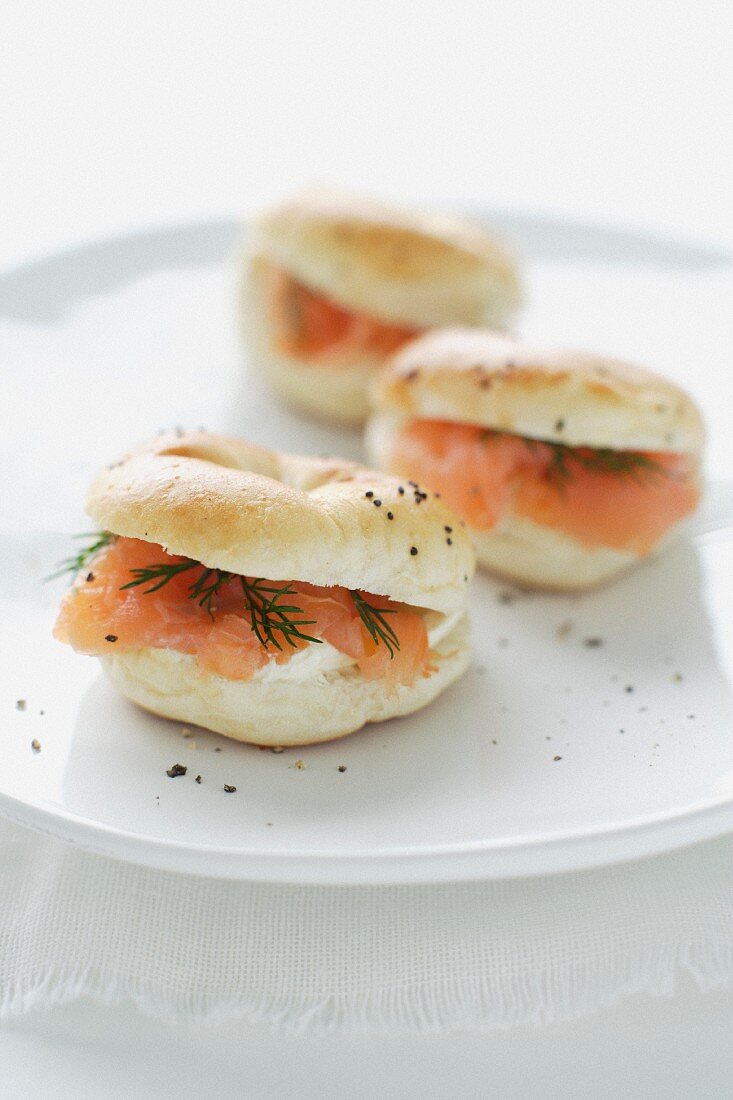 Bagel with salmon and cream cheese