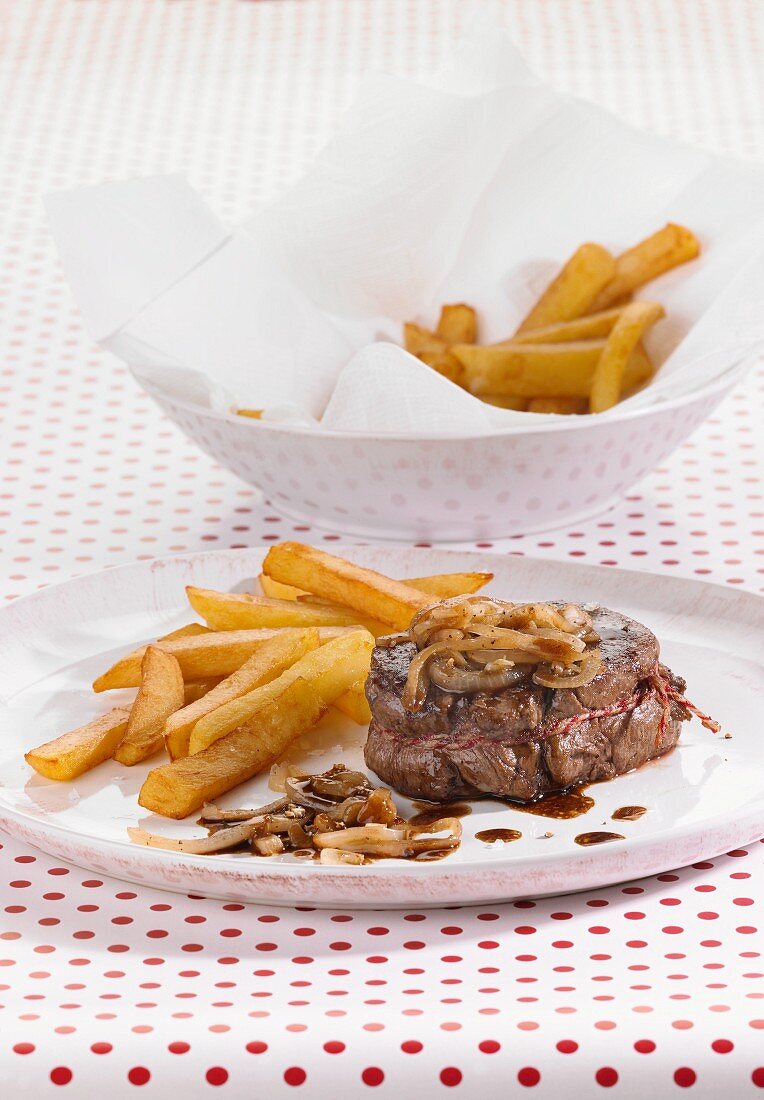 Rindersteak mit Pommes frites