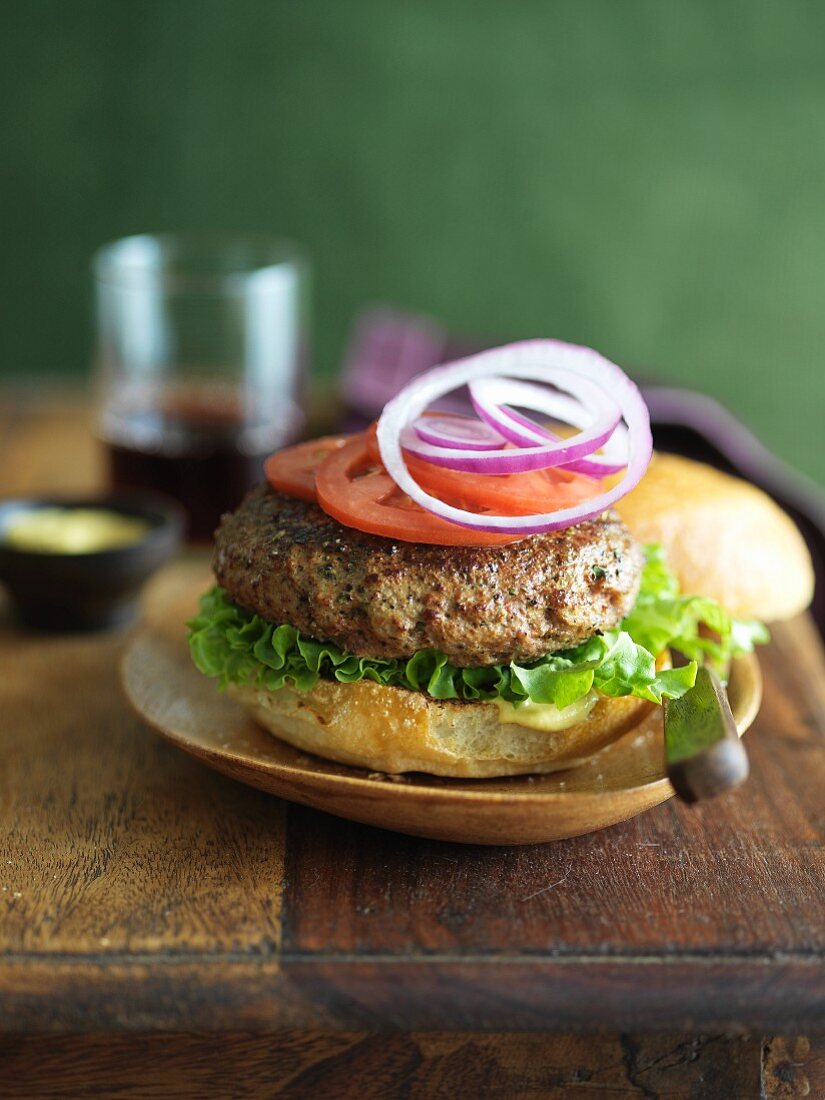 Burger with Lettuce, Onion and Tomato