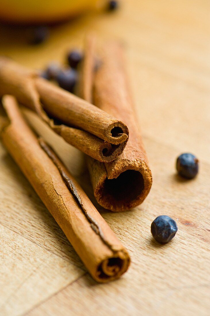 Cinnamon sticks and bay leaves