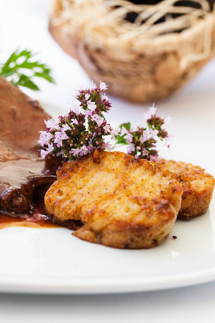 Napkin dumplings with thyme to go with Sauerbraten (marinated pot roast)