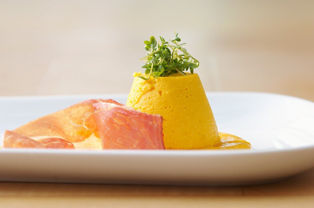 Carrot flan with ham