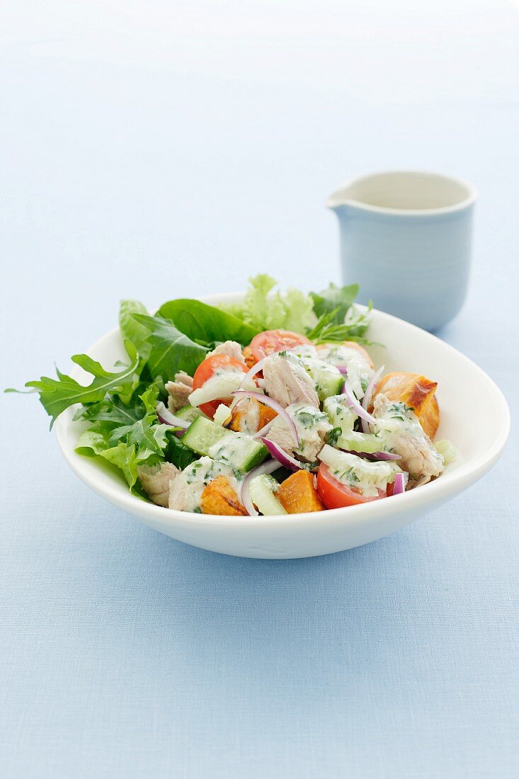 Süsskartoffelsalat mit Thunfisch und Rucola