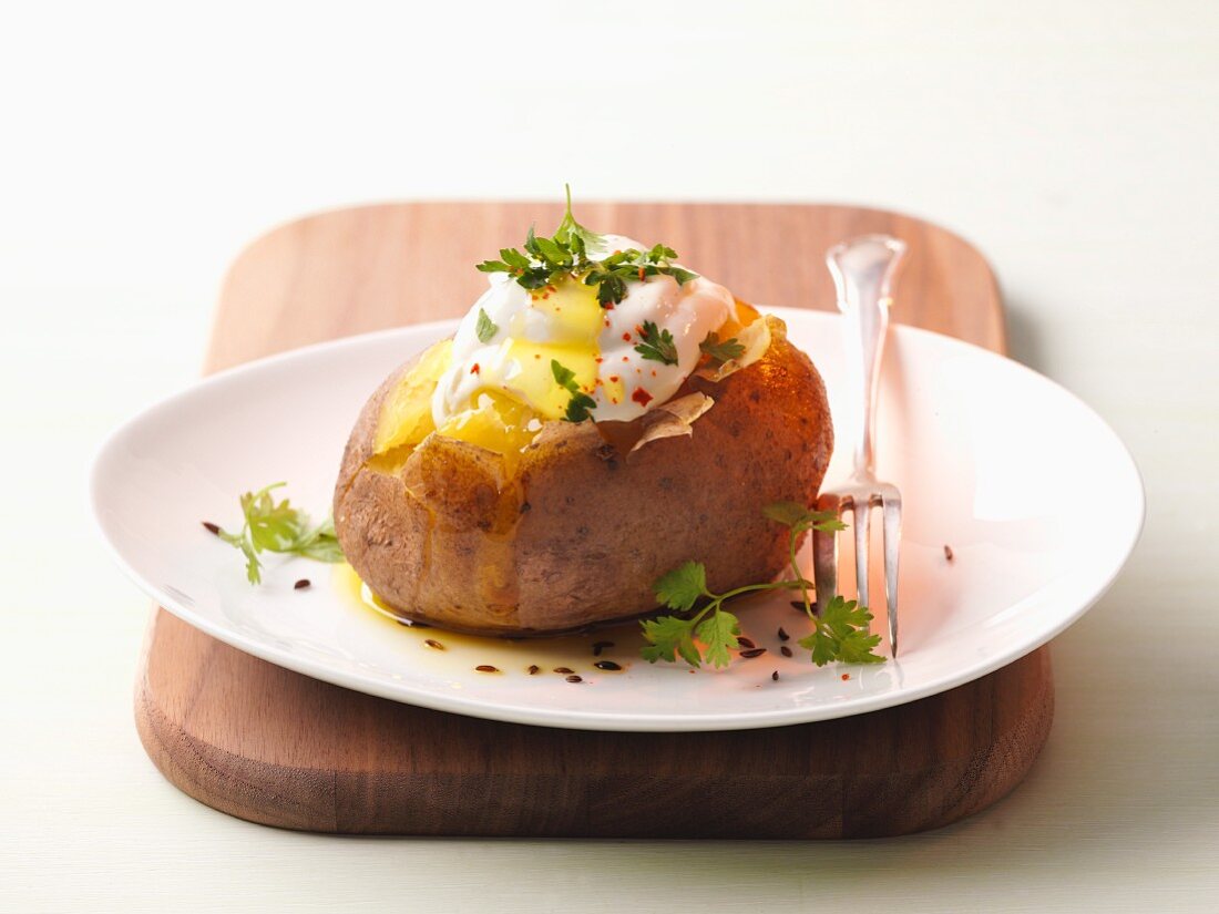 A jacket potato with spicy quark and flaxseed oil