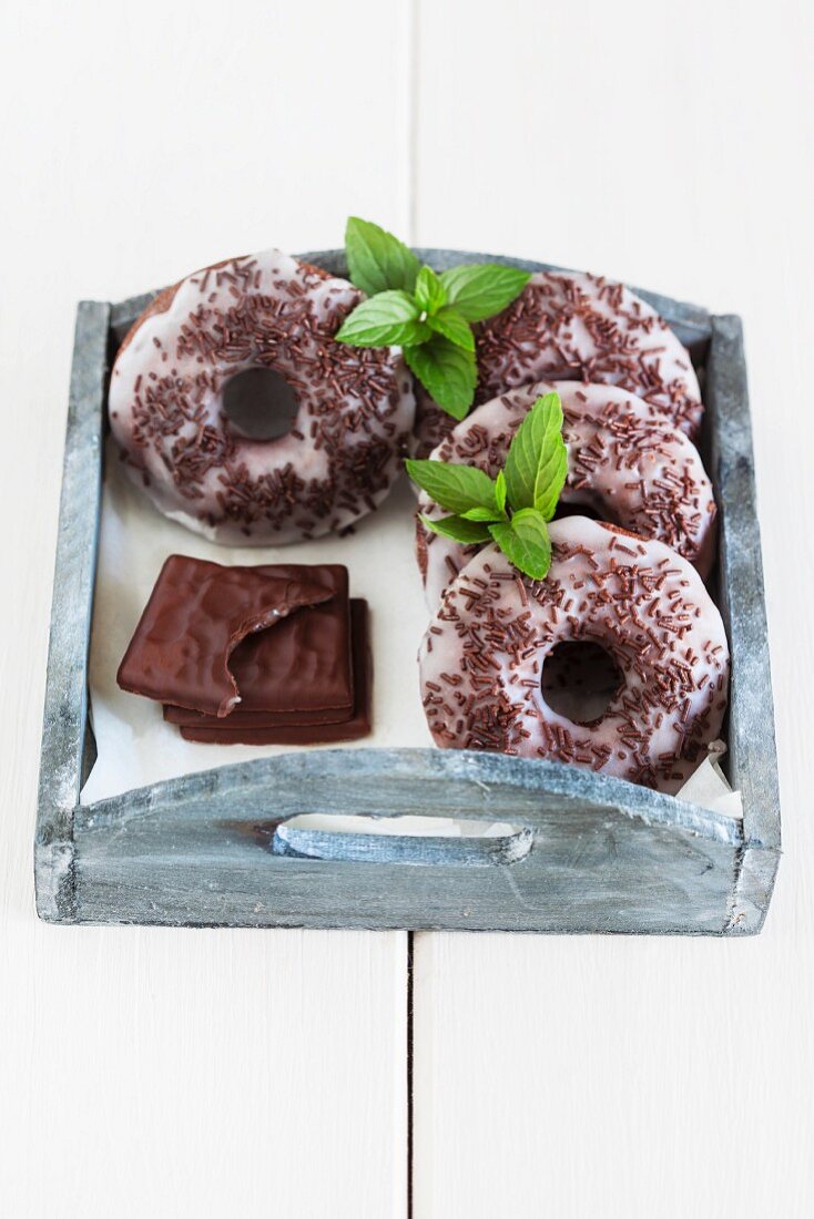 Gebackene Doughnuts mit Minzschokolade