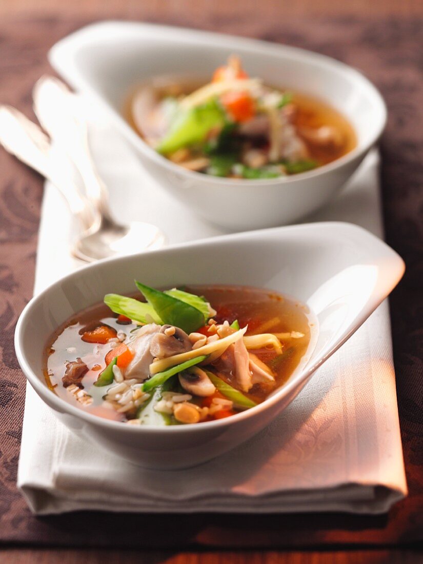 Vegetable soup with mushrooms (Asia)
