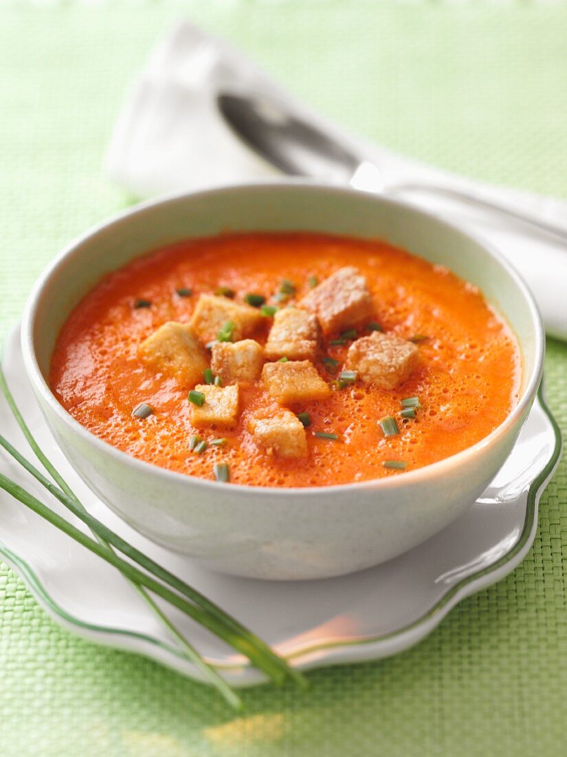 Pepper soup with croutons