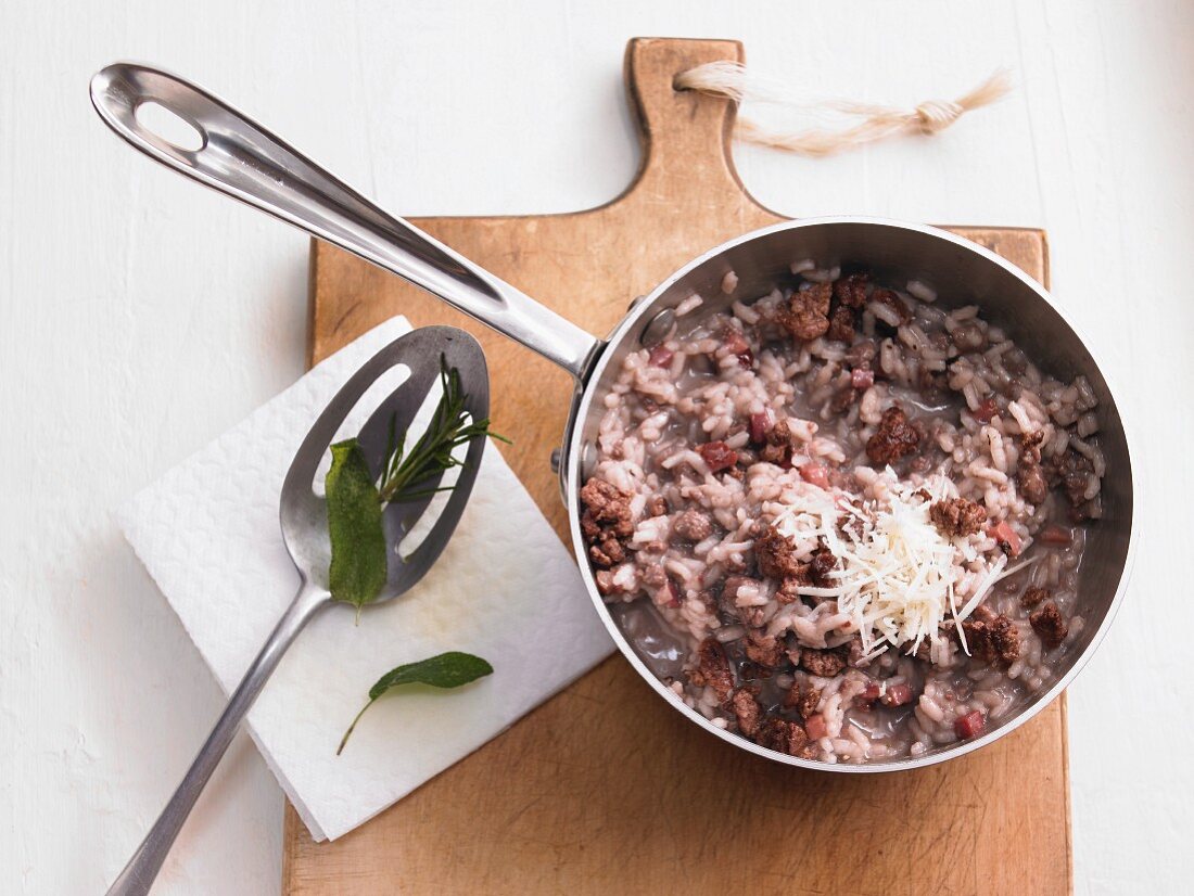 Red wine risotto with Parmesan