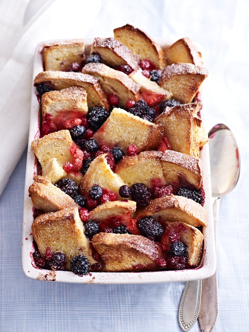 Bread bake with berries