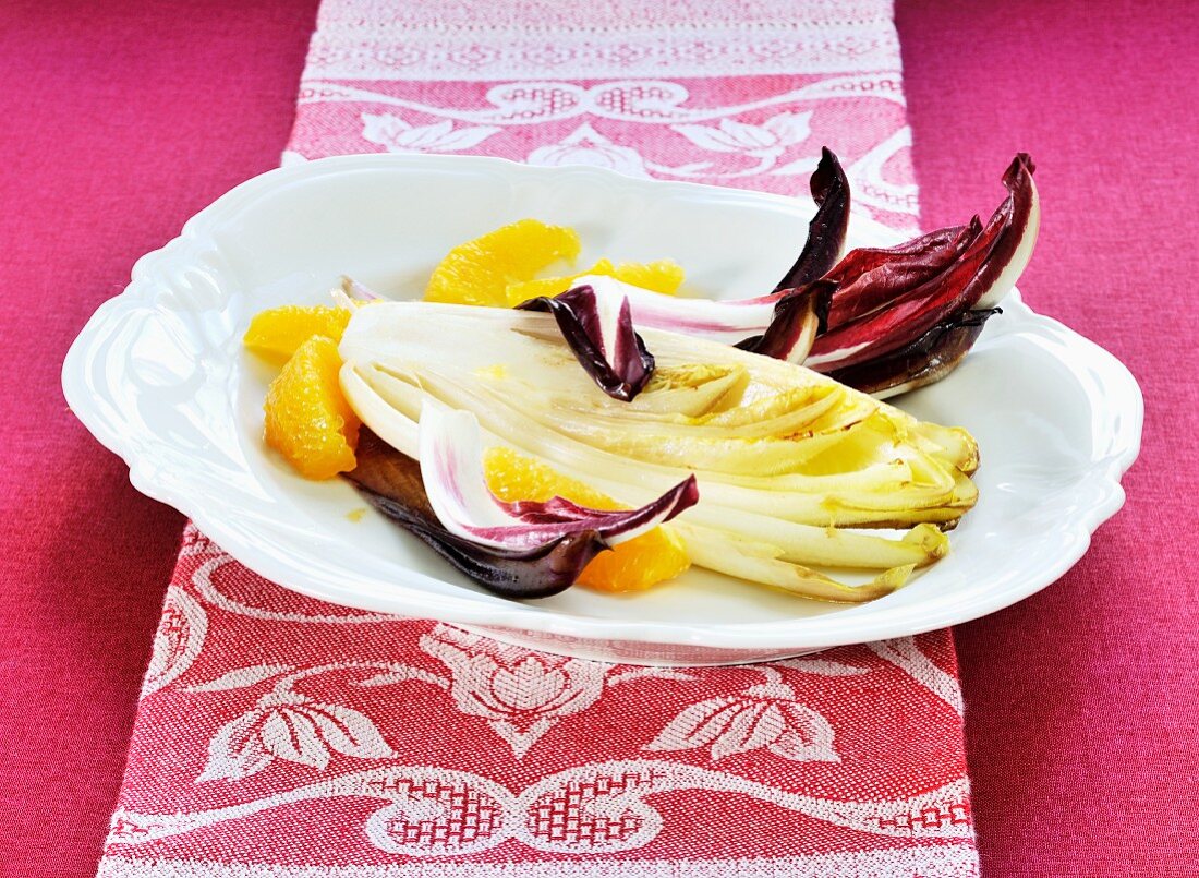 Fried chicory and radicchio with orange fillets and vinaigrette