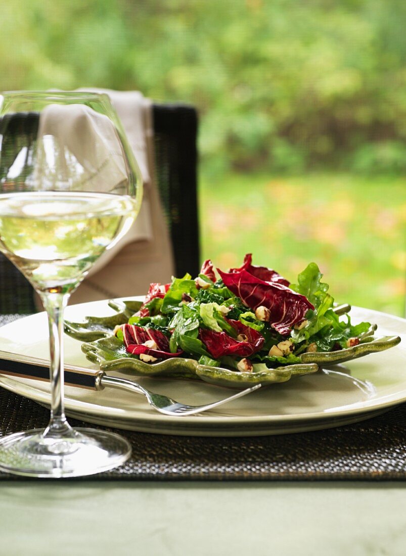 Autumnal salad with a lemon and honey dressing