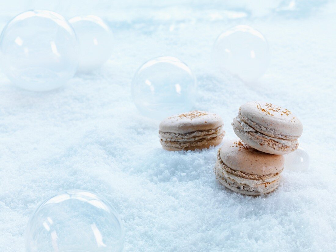 Three gingerbread macaroons for Christmas