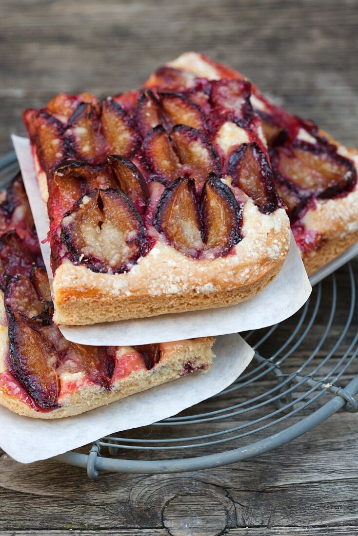 Zwetschgenkuchen, mehrere Stücke