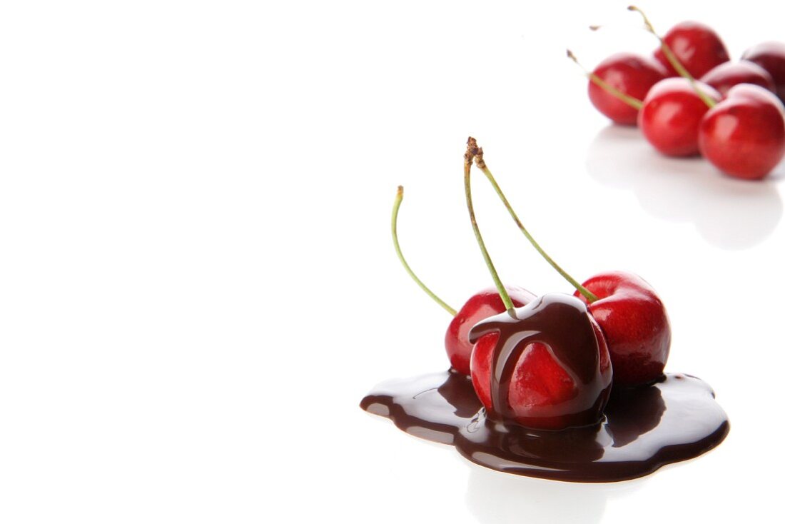 Sweet cherries with chocolate sauce