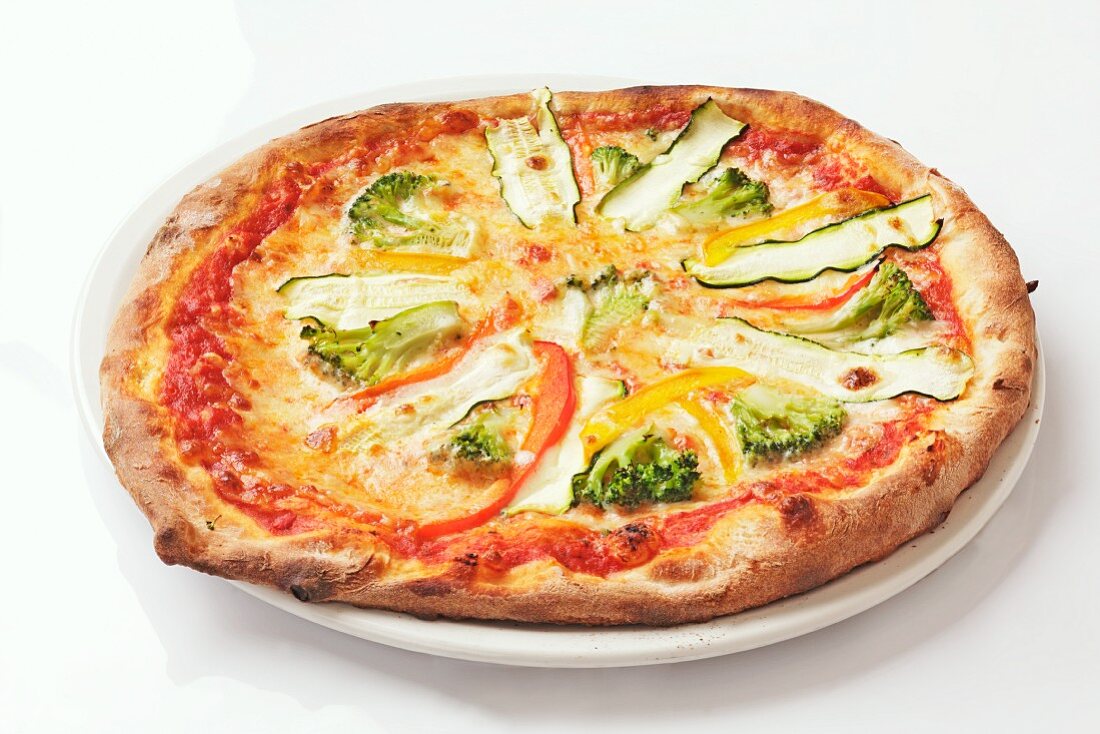 A broccoli, courgette and pepper pizza