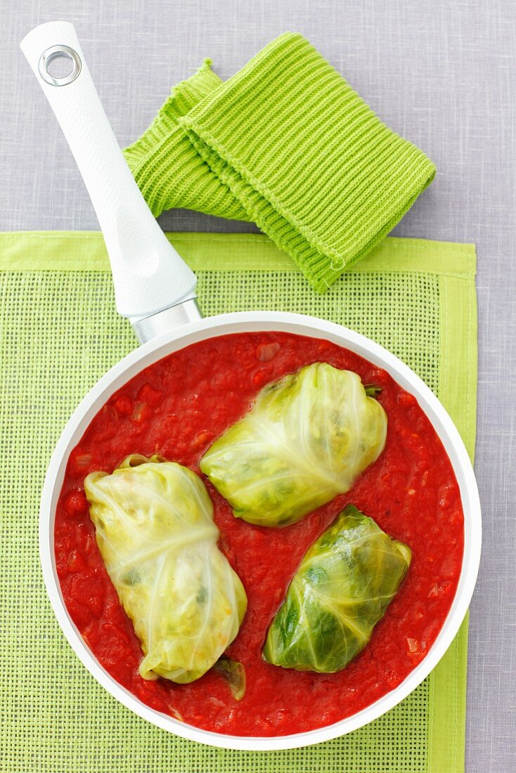 Cabbage roulade in tomato sauce