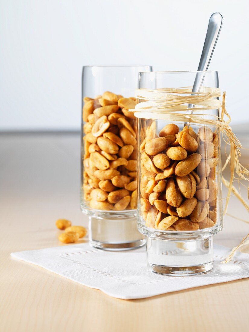 Jalapeño peanuts in two glasses