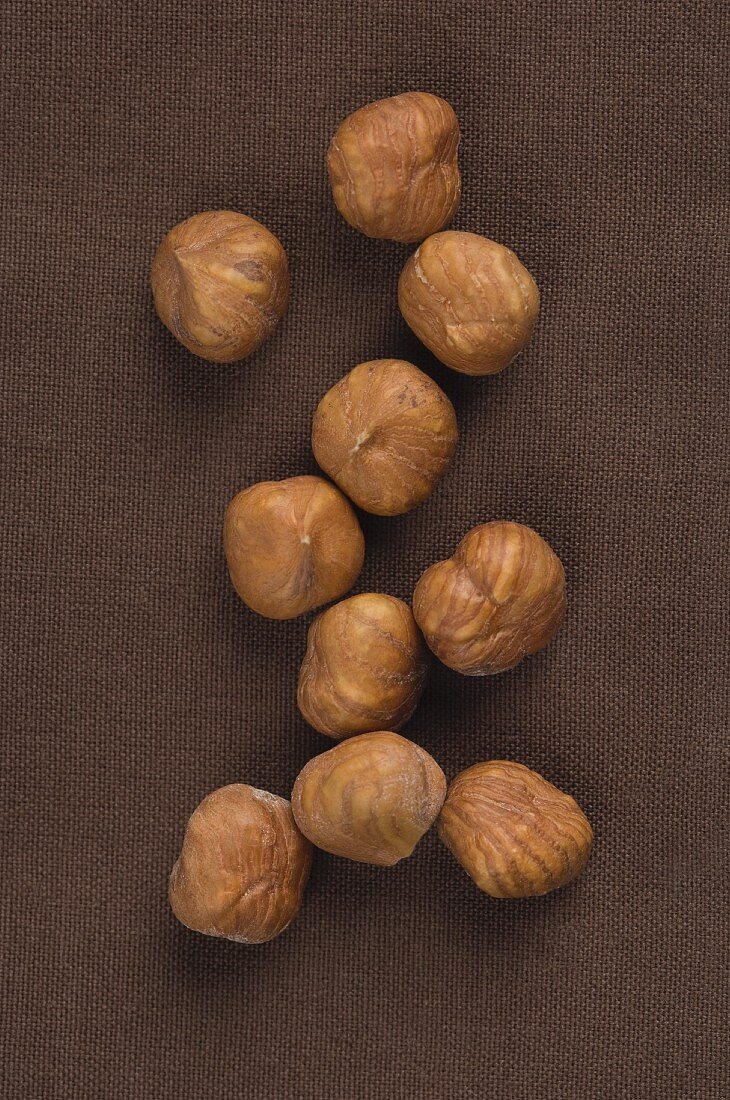 Peeled hazelnuts