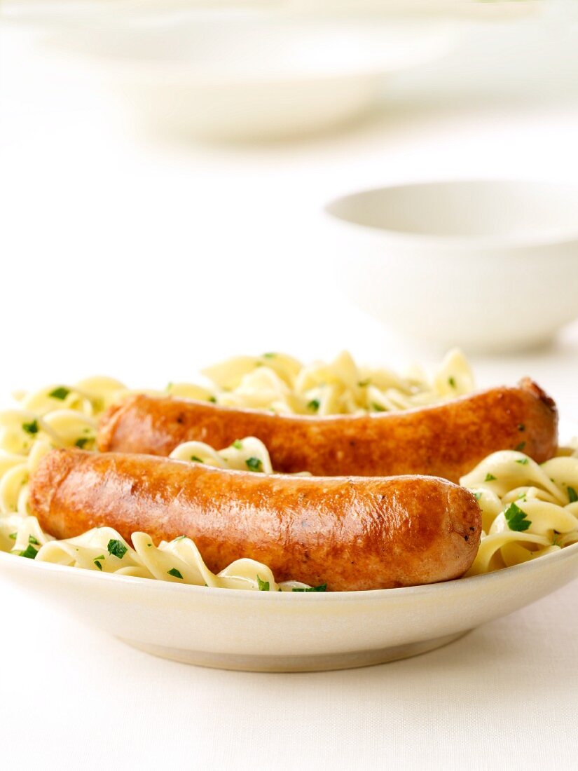Poultry sausages with pasta