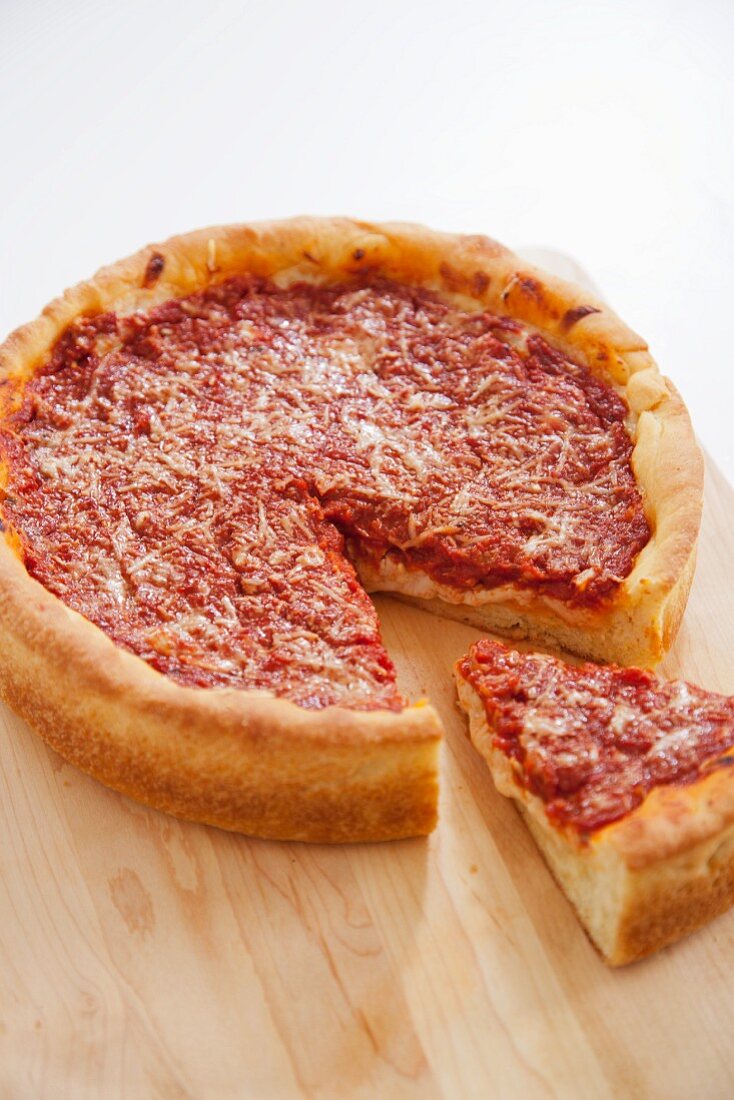 Deep Dish Pizza (Pizza mit hohem Rand, Chicago, USA)