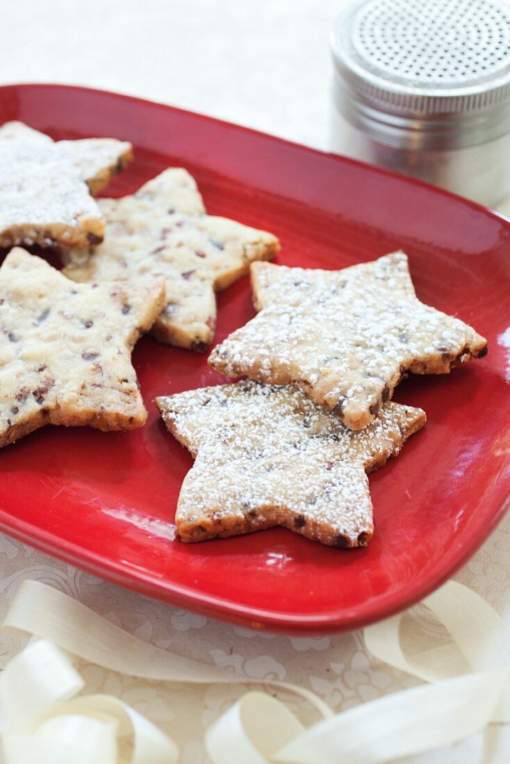 Pecan Toffee Shortbread Star Cookies