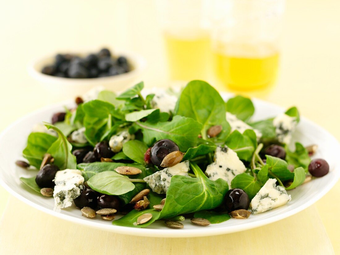 Spinatsalat mit Blauschimmelkäse