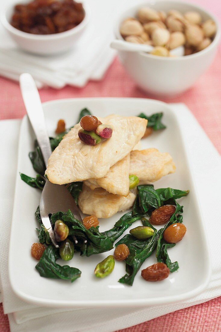 Petto di pollo con gli spinaci (chicken breast with spinach)