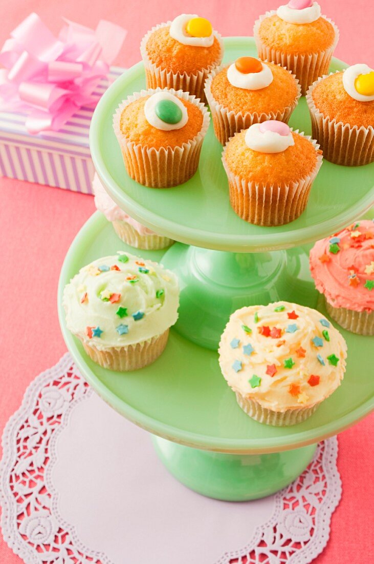 Cupcakes auf einer Etagere