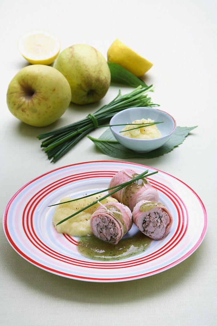 Turkey roulade with apple sauce