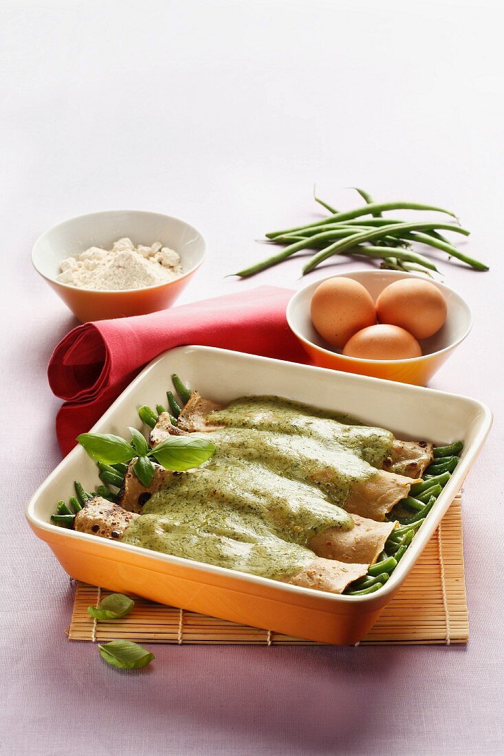 Kastanienmehl-Pfannkuchen mit grünen Bohnen und Pesto
