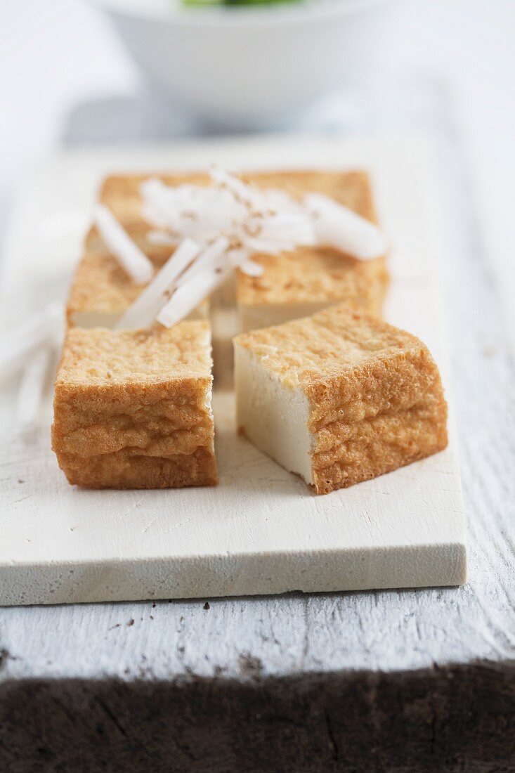 Frittierter Tofu mit Rettich