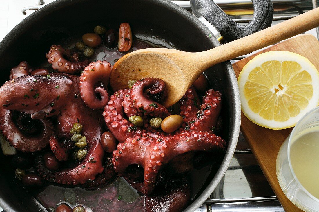 Oktopus auf ligurische Art zubereiten