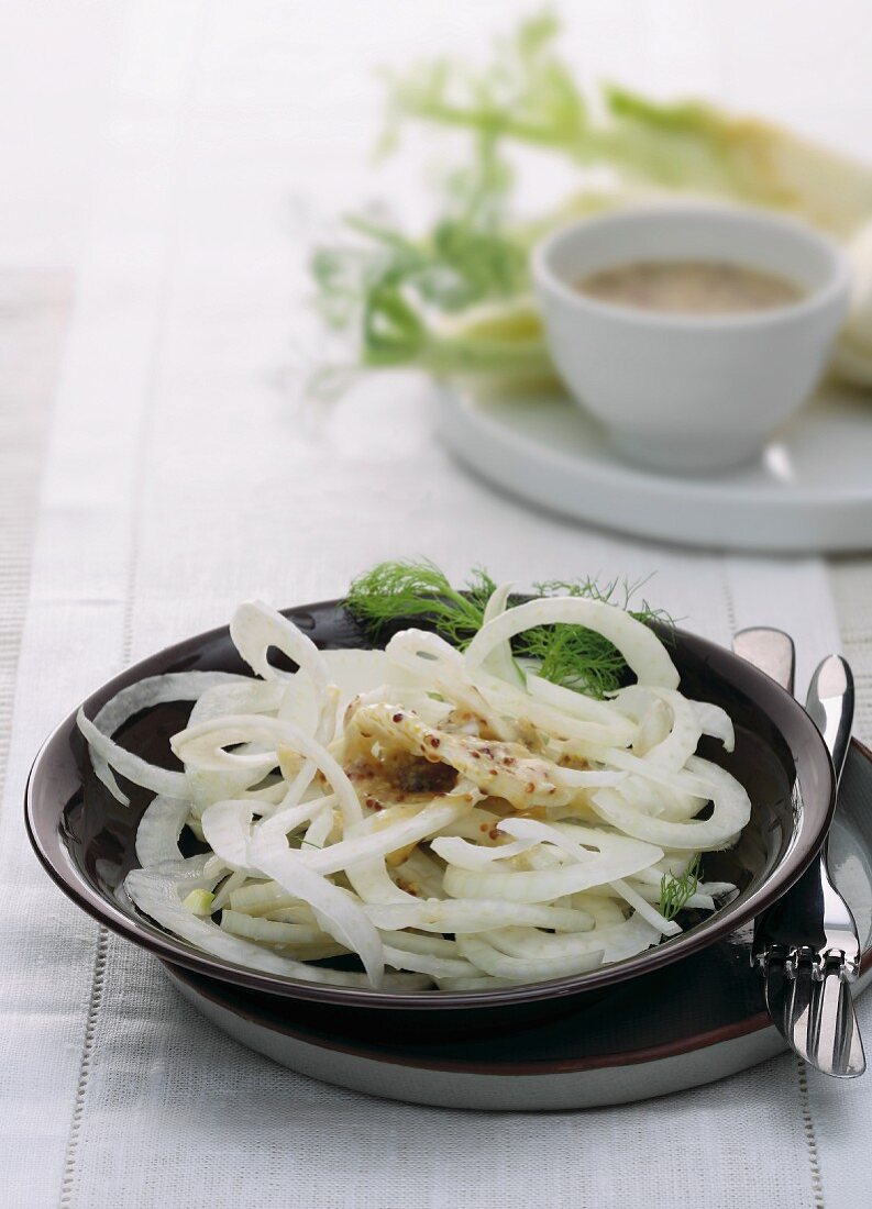 Raw fennel with a mustard sauce