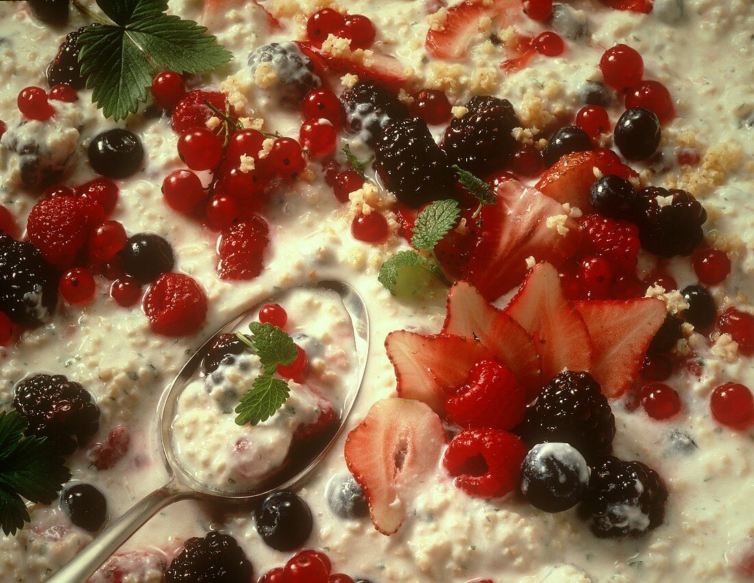 Yogurt & millet with mixed berries