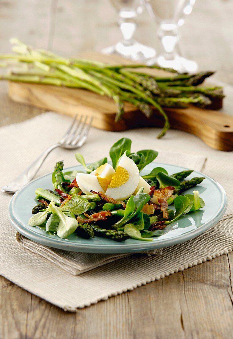 Egg salad with asparagus