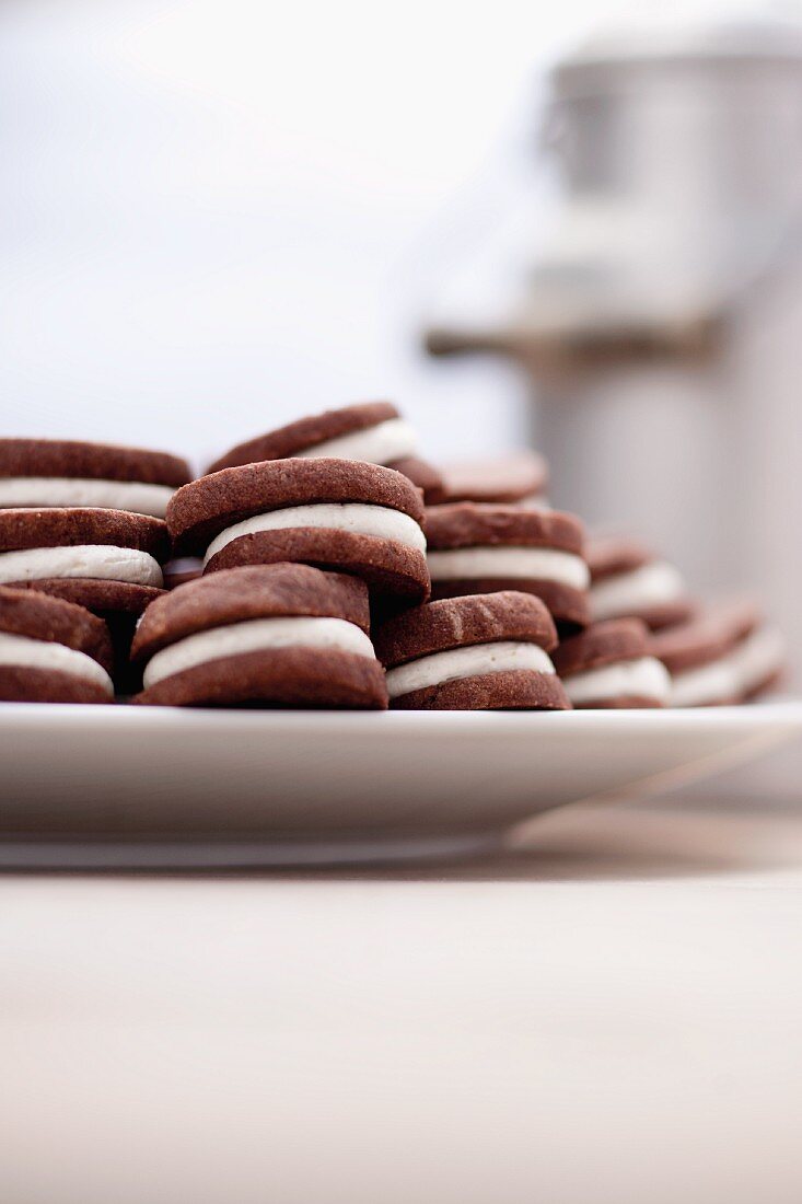 A stack of cream-filled cookies