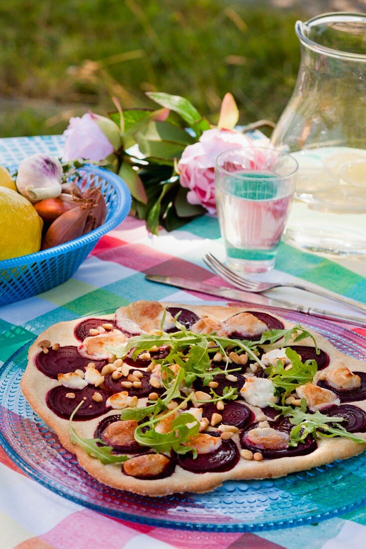 Pizza with beetroot (Sweden)