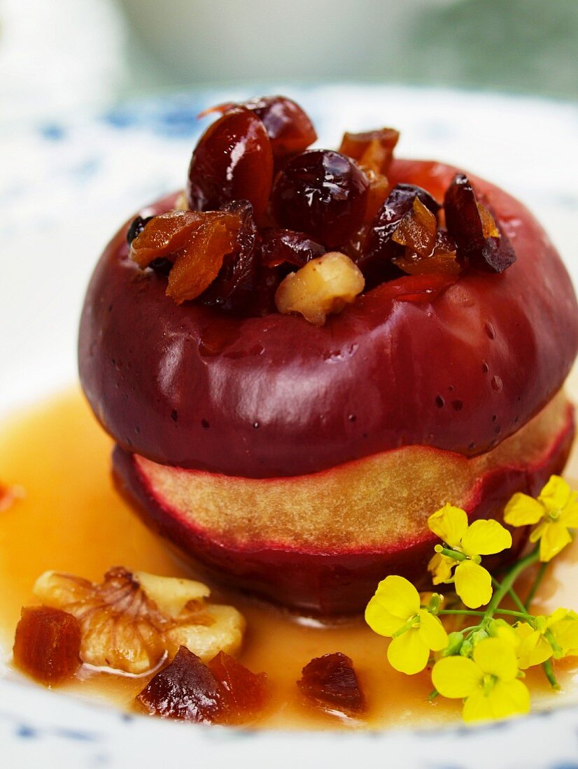 Bratapfel mit Cranberryfüllung