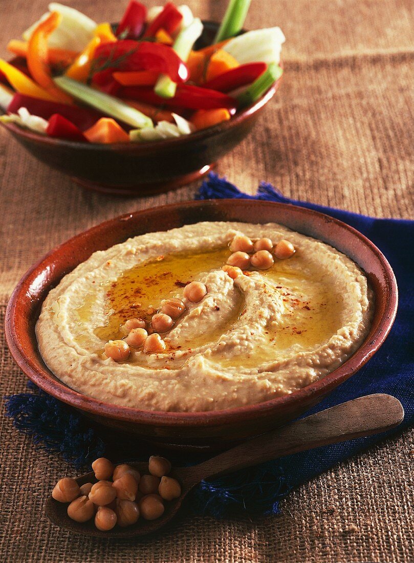 Hummus und Gemüsesticks