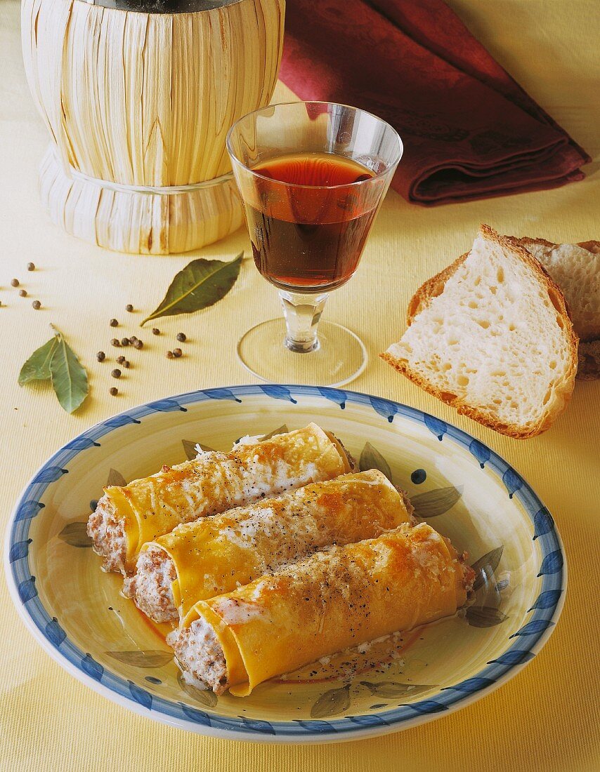 Cannelloni with a minced meat and ricotta filling